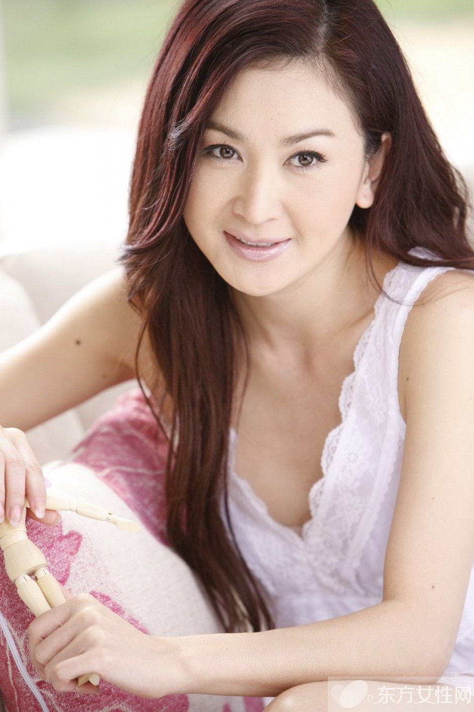 溫碧霞三級(jí)電影有哪些  溫碧霞大尺度激情吸奶照曝光