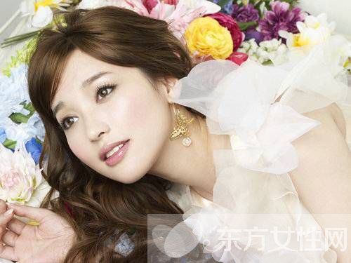 金莎個(gè)人資料曝光 歌手金莎大方承認(rèn)整容