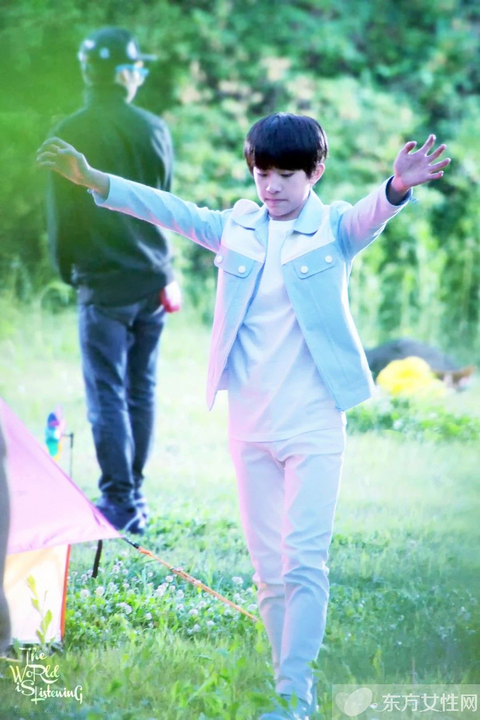 易烊千璽家庭背景驚人 易烊千璽撞臉楊洋相似度極高