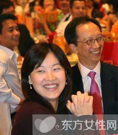  跳水皇后 伏明霞近況 伏明霞梁錦松差26歲的豪門(mén)婚姻