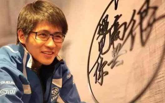 韓寒武漢餐廳被關(guān)停 餐桌上都能看到老鼠屎