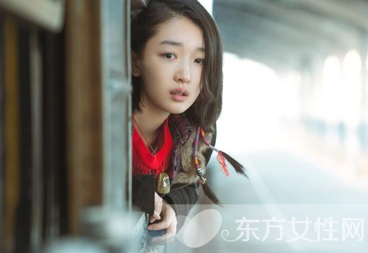 周冬雨個人資料 周冬雨余文樂相差幾歲