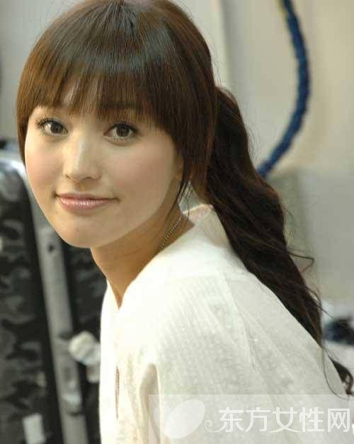 金莎個(gè)人資料曝光 歌手金莎大方承認(rèn)整容