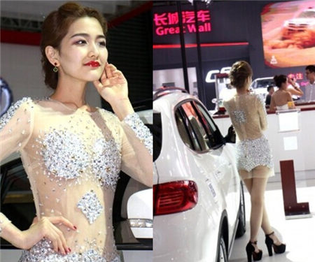 上海車展驚現(xiàn)透視裝車模 下體真空引狂拍