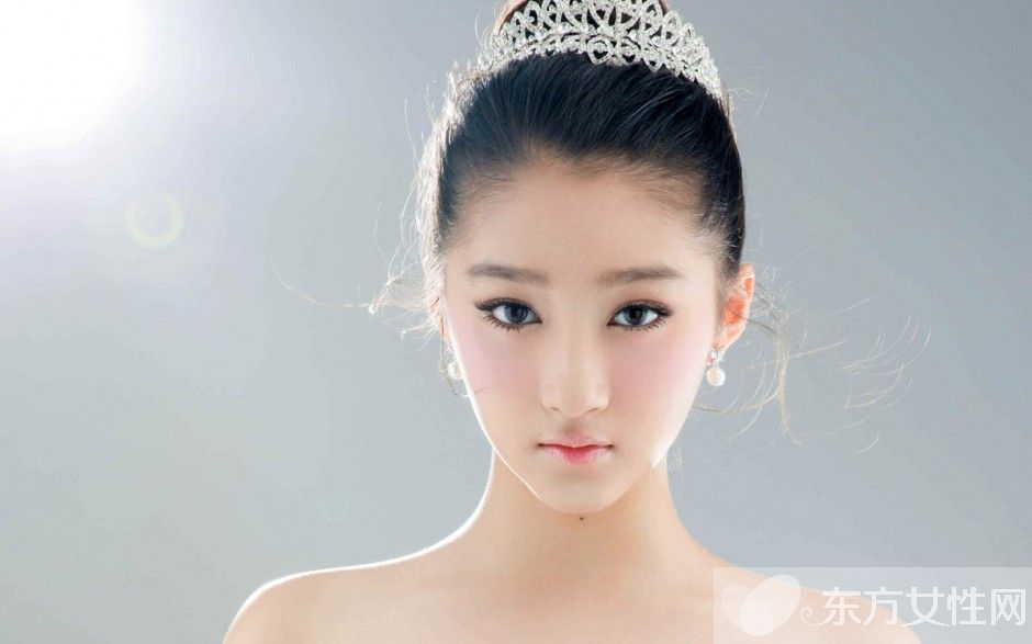 關(guān)曉彤身高揭秘 關(guān)曉彤現(xiàn)任男友是誰