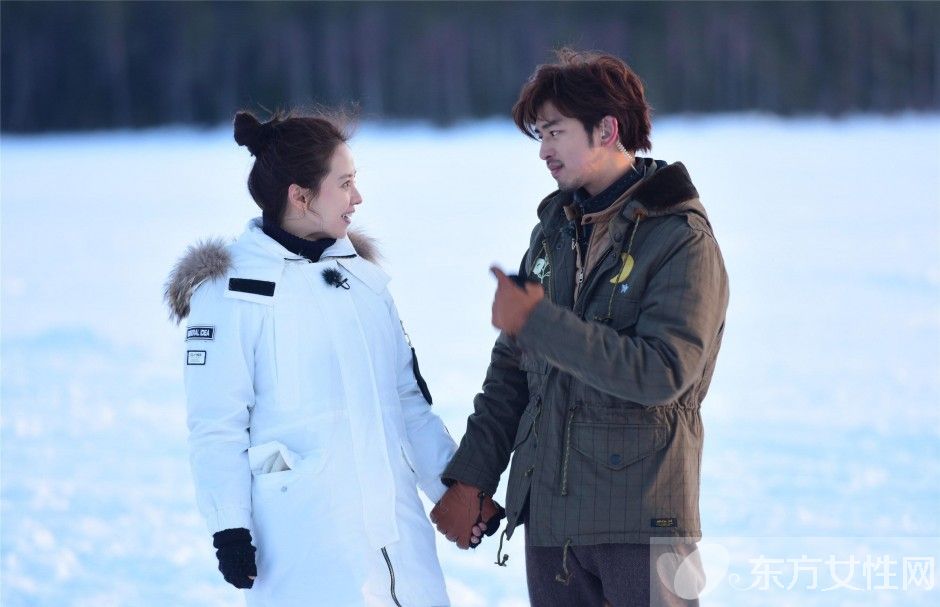 陳柏霖宋智孝現(xiàn)身首爾街 狂扔狗糧 好恩愛