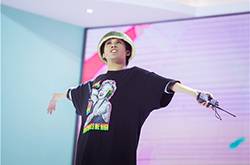 大張偉再陷抄襲門 大張偉王思聰微博 互掐