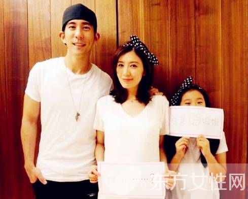 賈靜雯修杰楷差幾歲 賈靜雯表示生完第三胎后停產(chǎn)