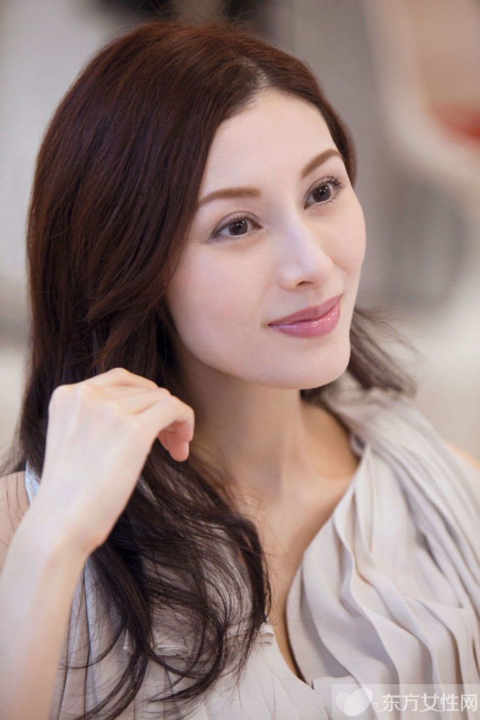 李嘉欣與夫窗前激戰(zhàn) 大尺度不雅照十分淫穢