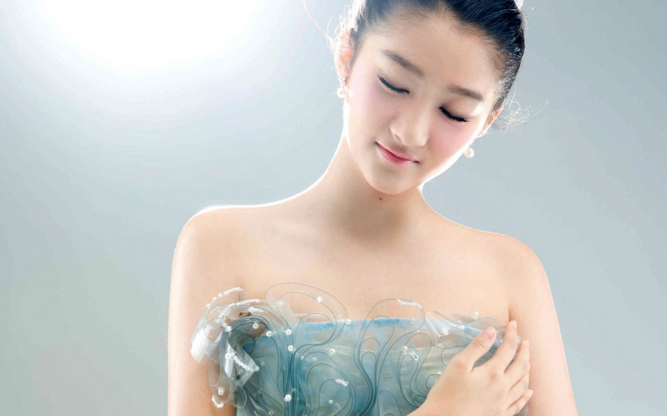 關(guān)曉彤的男朋友是誰  關(guān)曉彤家庭背景大起底