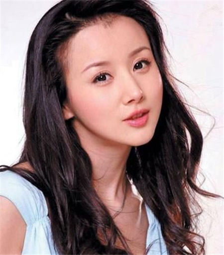 超模孫菲菲踩裙門是怎么回事 孫菲菲個人資料微博