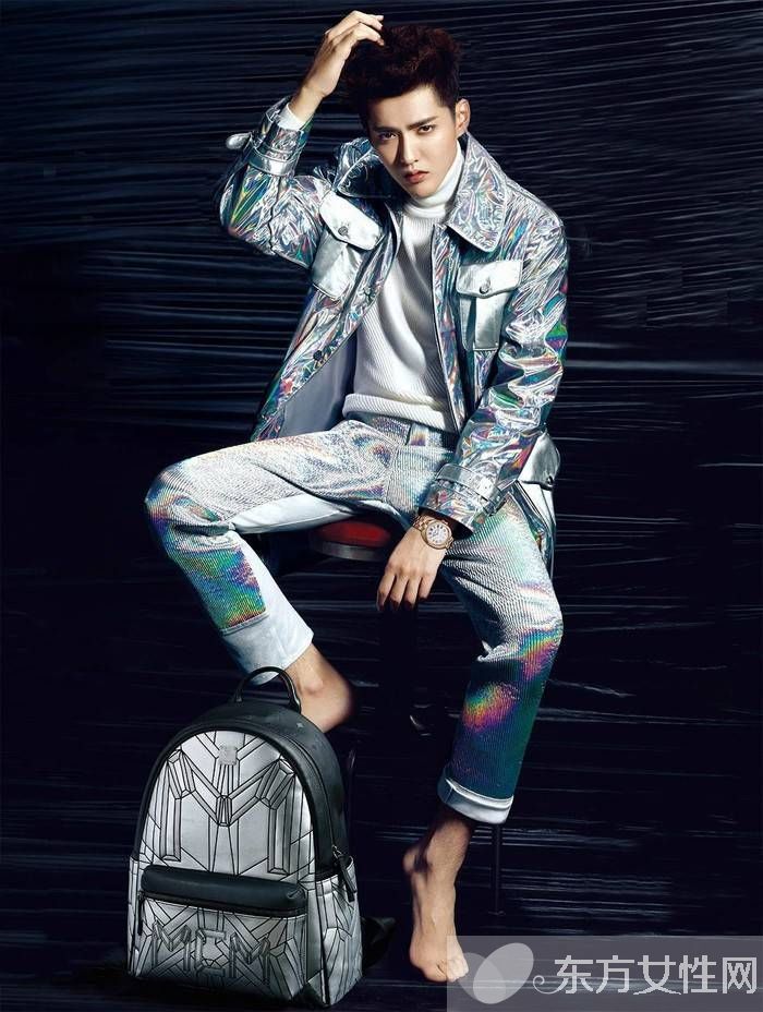 吳亦凡偷瞄寧澤濤被發(fā)現(xiàn) 兩帥哥不經(jīng)意造就神話