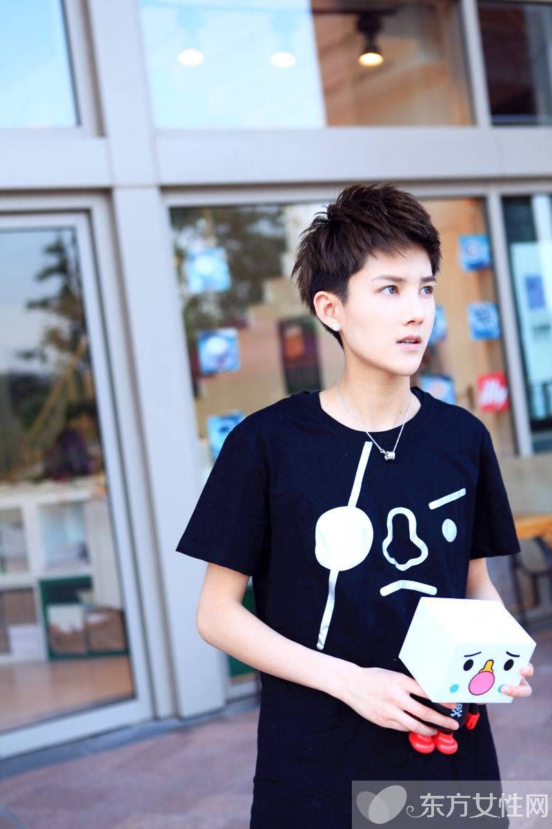 林彎彎是男是女  林彎彎整容前后對比照曝光