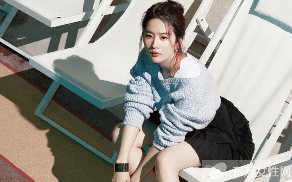 網(wǎng)友調(diào)侃劉亦菲發(fā)福照似大媽 劉亦菲個(gè)人資料曝光