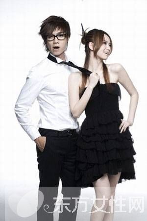 袁成杰戚薇什么關(guān)系 戚薇個(gè)人資料曝光