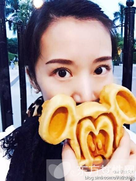 闊太李念微博曬海量炫富照 李念曬自拍被網(wǎng)民吐槽