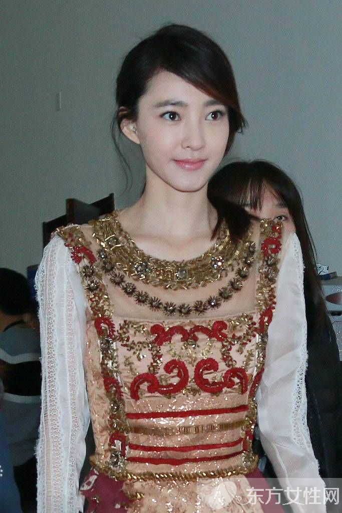 素顏女神王麗坤年齡多大 跳水露衛(wèi)生巾圖片曝光