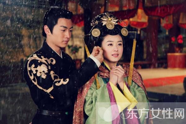 趙麗穎陳偉霆吻戲拍了3小時(shí) 戲里戲外十分默契常眉目傳情