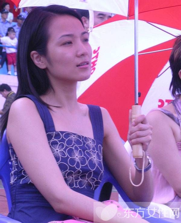 管彤和韓紅結(jié)婚照曝光 曝兩人已在美國登記結(jié)婚