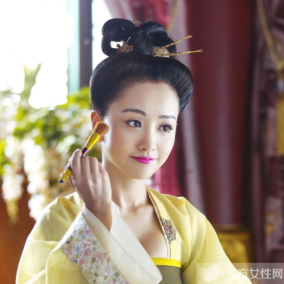 楊蓉陳曉結(jié)婚照曝光 曝陳曉趙麗穎分手原因太雷人