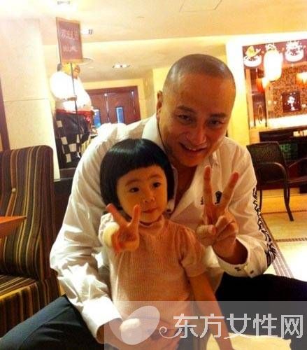 湯鎮(zhèn)業(yè)的6個孩子大揭秘 22歲大女兒清秀甜美神似佟麗婭