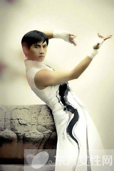 舞蹈家黃豆豆身高多少 黃豆豆老婆粟奕個(gè)人資料