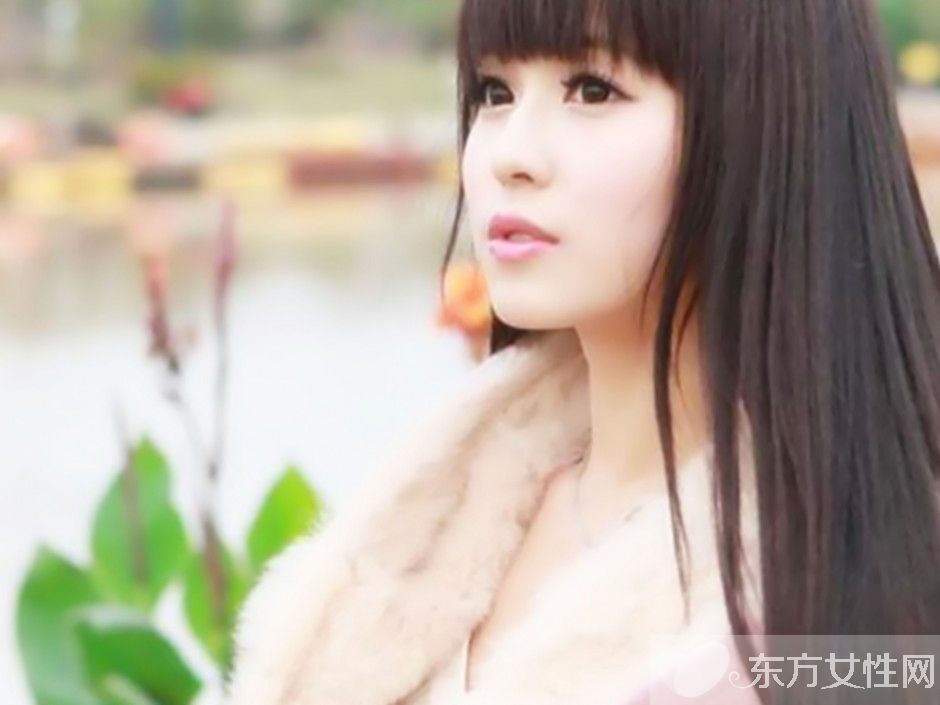 深大?；亟℃门c黃曉明牽手照曝光 baby遭踢險(xiǎn)分手