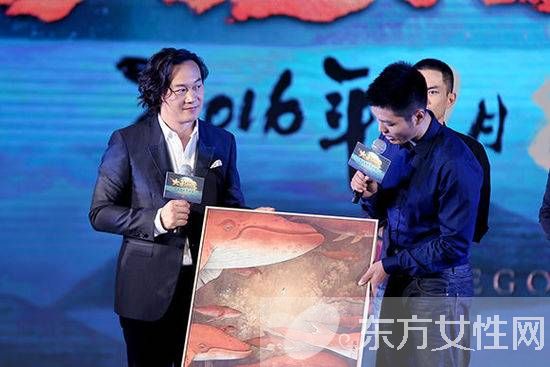 何韻詩陳奕迅演唱會(huì)激情熱吻 太太徐濠縈回應(yīng) 何韻詩吃虧了