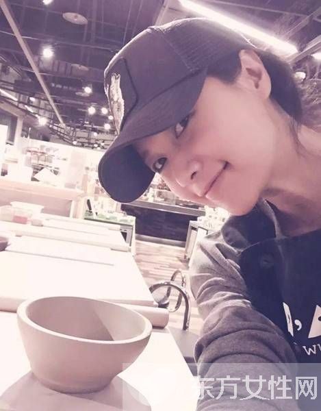 曝徐靜蕾與黃立行已結(jié)婚 徐靜蕾 瞞體重都不會瞞結(jié)婚