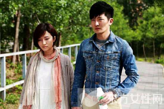 揭秘郭京飛老婆鮑莉家庭背景 鮑莉和鮑蕾是兩姐妹