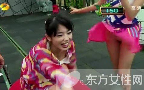 湖南衛(wèi)視主持人吳瑕春光乍泄 露毛不雅照曝光