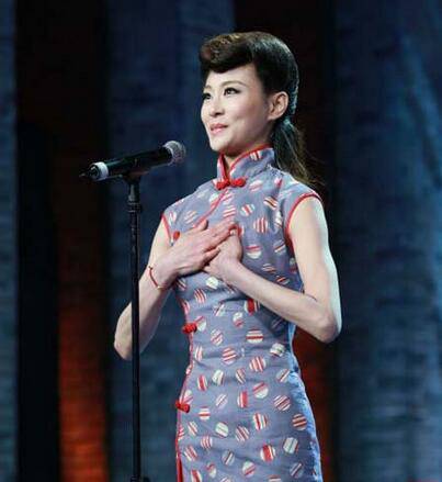 中國(guó)好舞蹈旗袍美女周麗君 微博私照曝劈叉走光圖