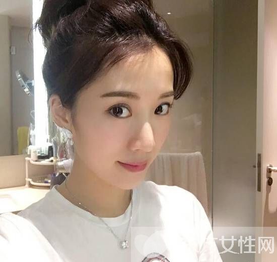 闊太李念微博曬海量炫富照 李念曬自拍被網(wǎng)民吐槽