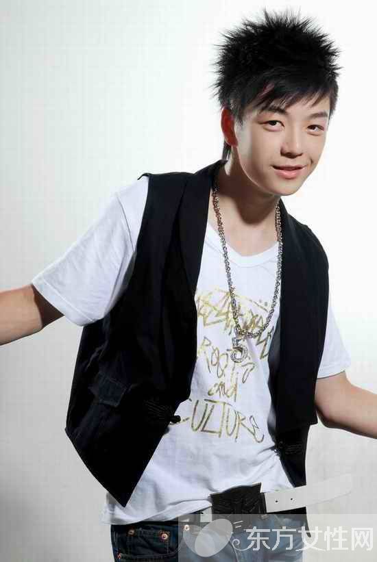 王櫟鑫個(gè)人資料曝光 王櫟鑫維護(hù)女兒對嗆網(wǎng)友