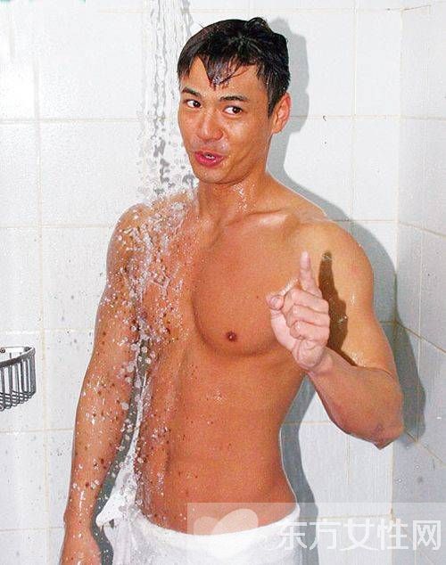 羅仲謙肌肉猛男照曝光 羅仲謙大尺度露點激情戲盤點