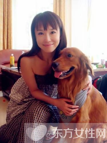 范文芳個(gè)人資料 范文芳不慎踏進(jìn)蛇窩丈夫幫老婆驅(qū)蛇