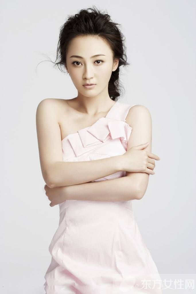 姚笛亮相發(fā)布會(huì)談愛(ài)情觀 文章出軌門內(nèi)幕曝光