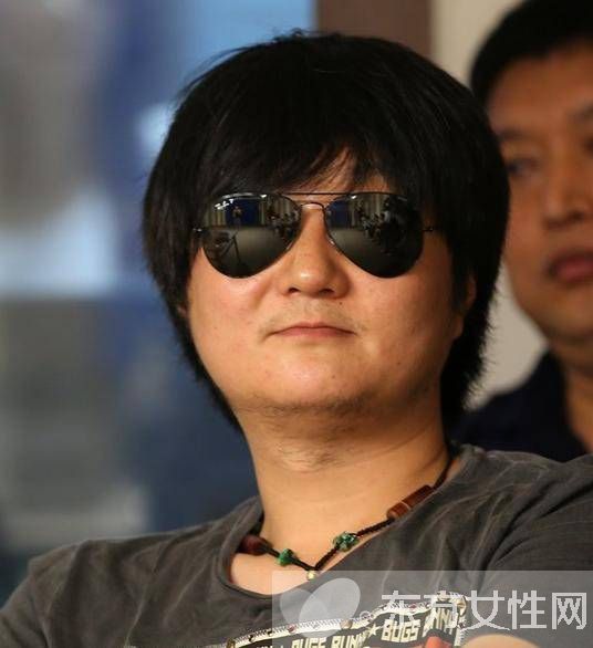 王大治家庭背景驚人 搞婚外情與董潔激吻照曝光