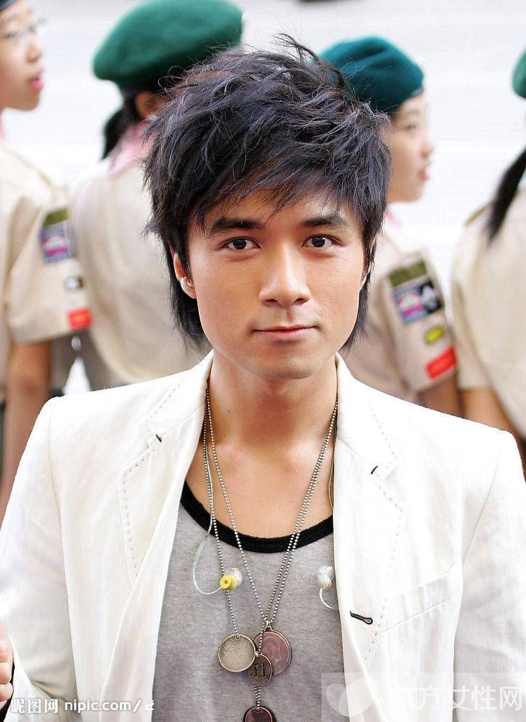 網(wǎng)曝古巨基整容割雙眼皮 古巨基曾遭好友嘲笑割雙眼皮