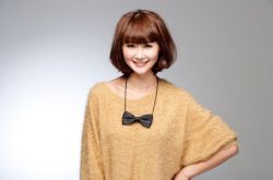 湖南衛(wèi)視主持人吳瑕春光乍泄 露毛不雅照曝光