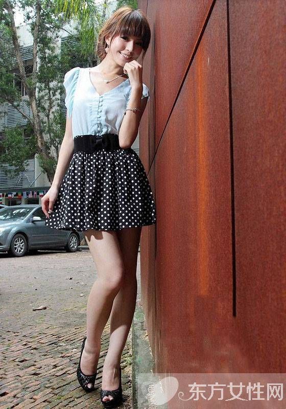 深大?；亟℃门c黃曉明牽手照曝光 baby遭踢險(xiǎn)分手