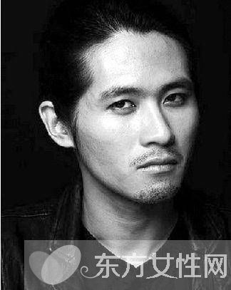 網(wǎng)曝韓寒出軌趙卓娜 偷情證據(jù)大曝光