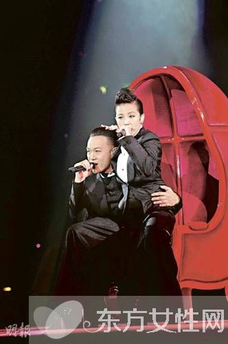 何韻詩陳奕迅演唱會(huì)激情熱吻 太太徐濠縈回應(yīng) 何韻詩吃虧了
