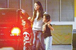 臺(tái)灣名媛孫蕓蕓兒子活潑帥氣 孫蕓蕓美貌不輸女星曾被星探盯上