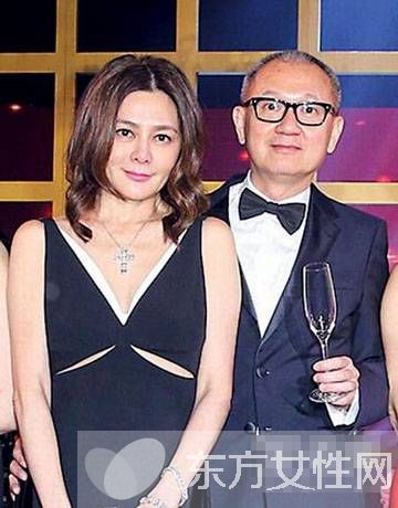 原來是她嫁進(jìn)了豪門 盤點(diǎn)年過40嫁入豪門的女明星