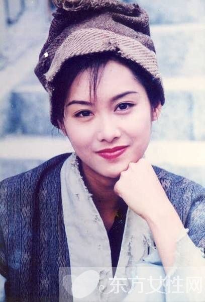朱茵個人資料 朱茵稱與周星馳戀愛是噩夢的開始