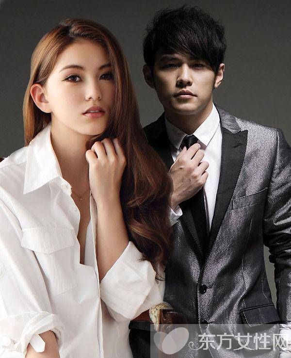 昆凌自曝周杰倫求婚浪漫細(xì)節(jié) 周杰倫昆凌古堡婚禮回顧