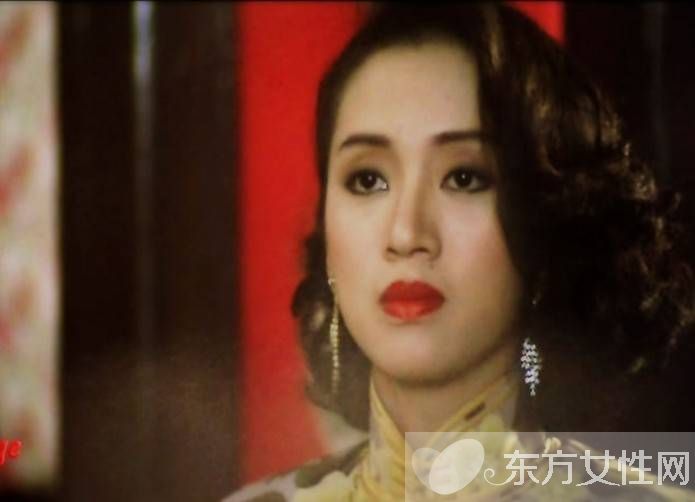 梅艷芳遺物拍賣會結(jié)束 新秀獎杯以129萬天價賣出