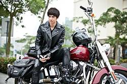 吳映潔微博曬與紀(jì)亞文背影照 疑似公開(kāi)戀情