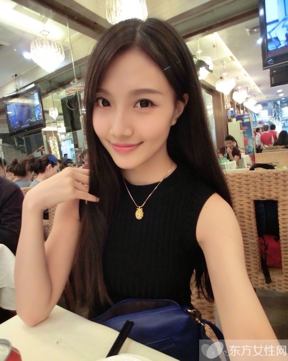 深大?；亟℃门c黃曉明牽手照曝光 baby遭踢險(xiǎn)分手